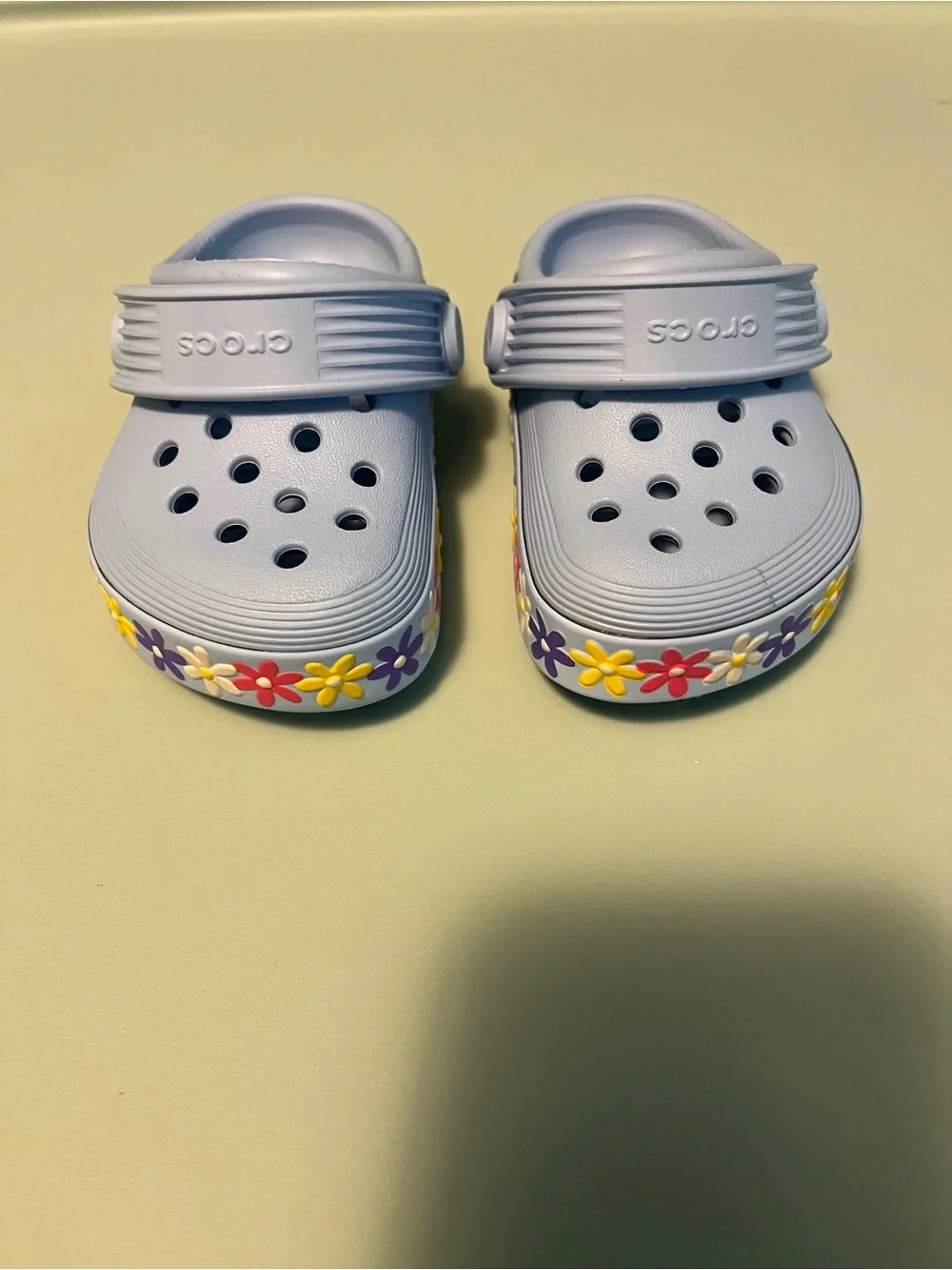 Baby Girl Crocs NWOT size 4